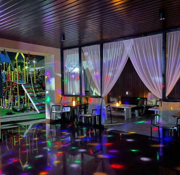 هاستل Gostinyi Dvorik Nikol