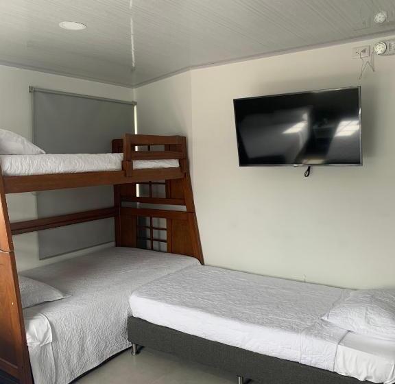 הוסטל Summer Breeze