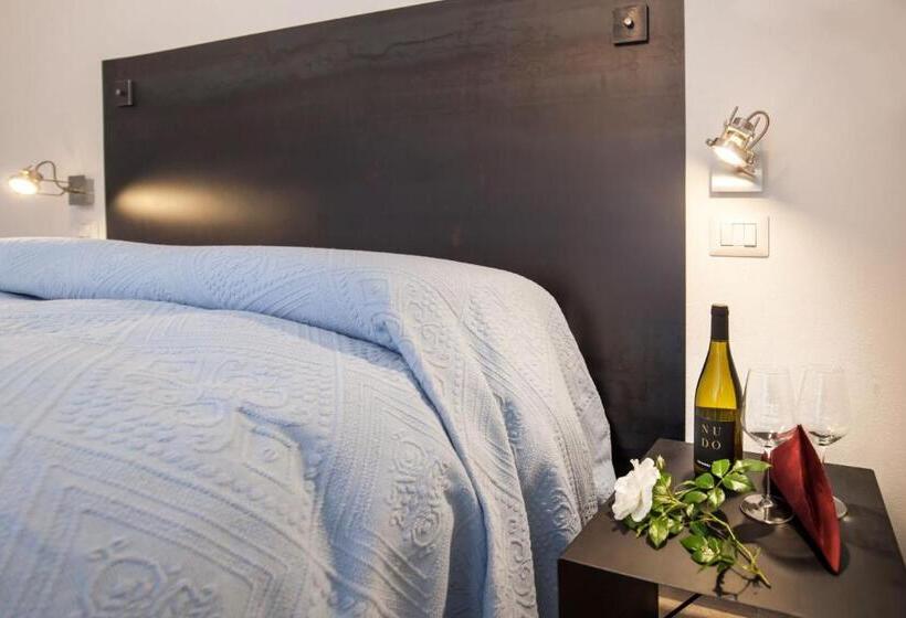 Artemisia Negli Ulivi B&b