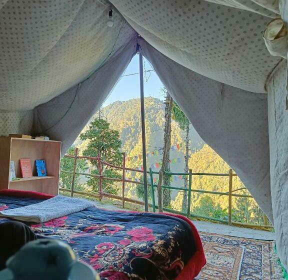 تختخواب و صبحانه Nomadic Dalhousie   Camping & The Adventure Café