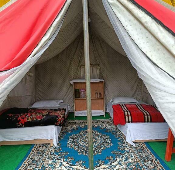 تختخواب و صبحانه Nomadic Dalhousie   Camping & The Adventure Café