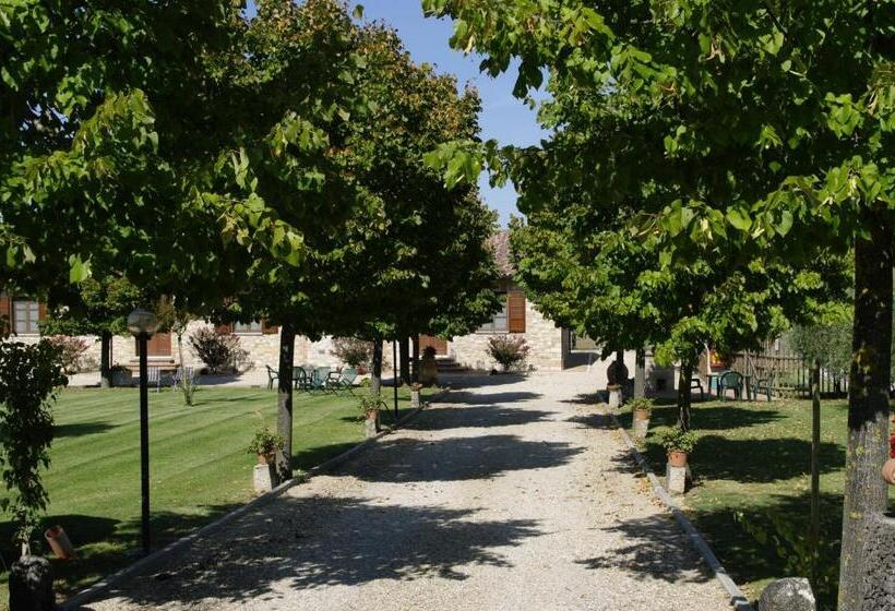 هتل Agriturismo Il Falco