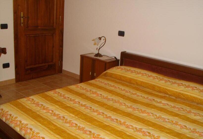 هتل Agriturismo Il Falco