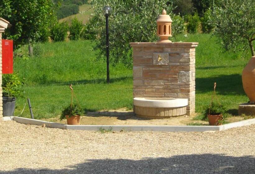 هتل Agriturismo Il Falco