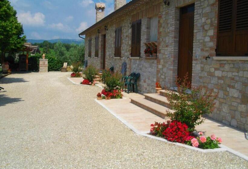 هتل Agriturismo Il Falco