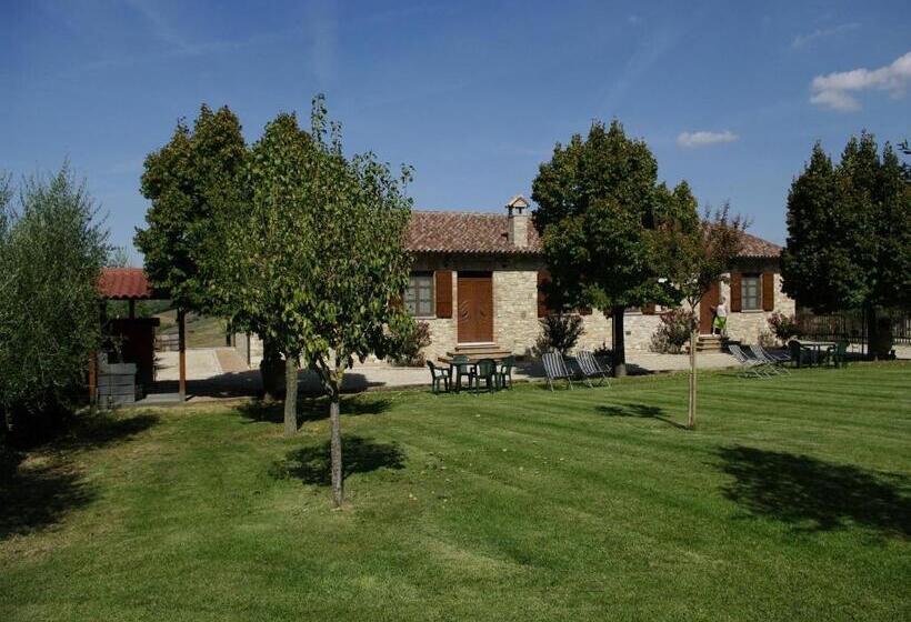 هتل Agriturismo Il Falco