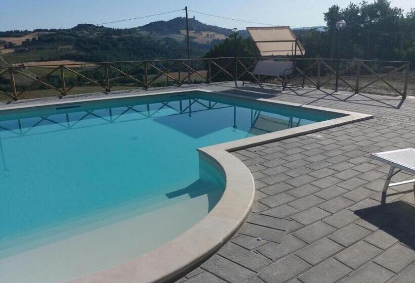 هتل Agriturismo Il Falco