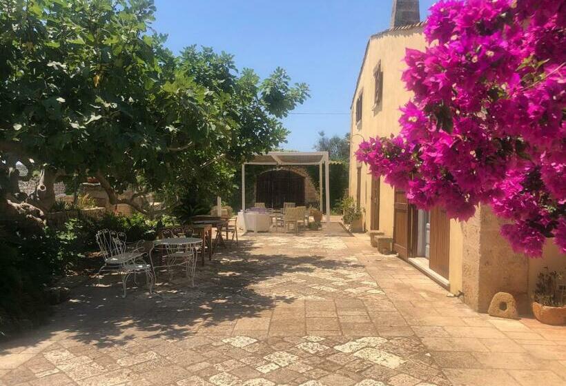 בית מלון כפרי Agriturismo Masseria Alcorico