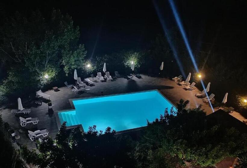 ホテル Agriturismo Masseria La Chiusa