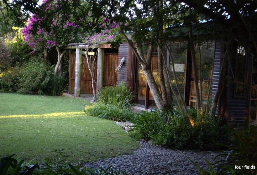 ホテル Four Fields Farm