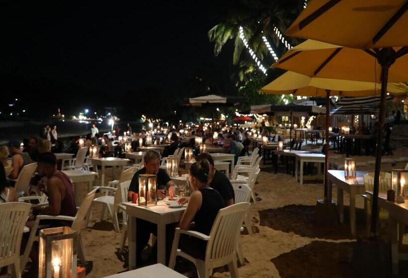 Отель Fresh Wave Mirissa Beach Front