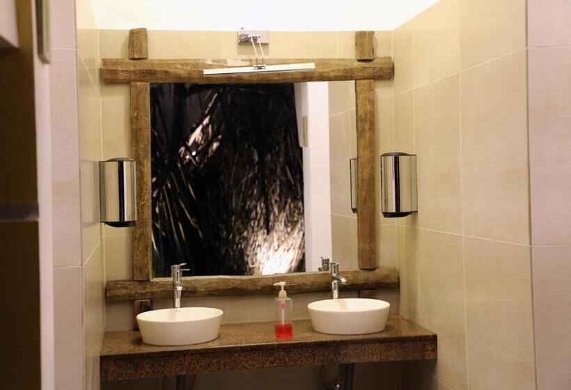 Отель Fresh Wave Mirissa Beach Front