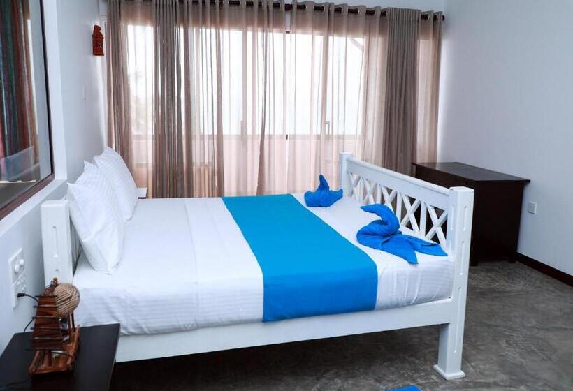 Отель Fresh Wave Mirissa Beach Front