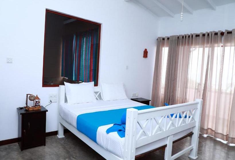 Отель Fresh Wave Mirissa Beach Front