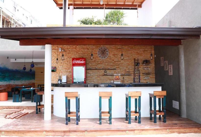 Отель Fresh Wave Mirissa Beach Front