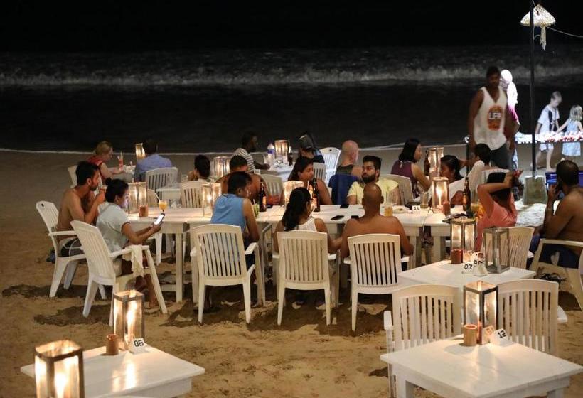 Отель Fresh Wave Mirissa Beach Front