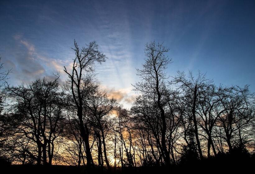 فندق The Storyteller Apartment Chateau Le Mur