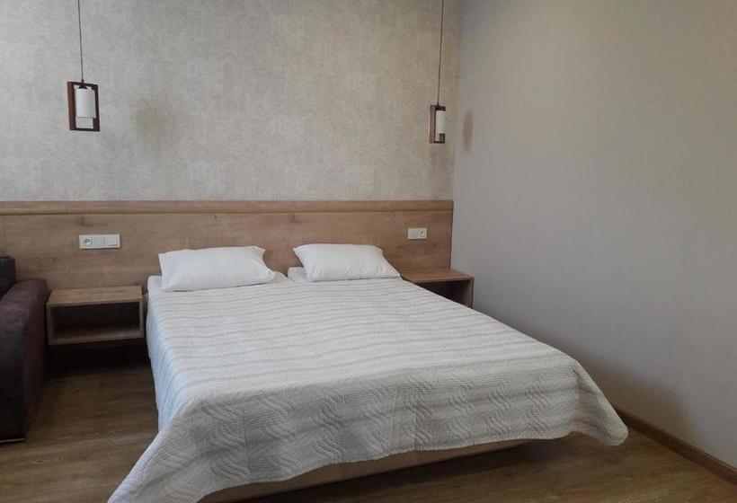 پانسیون Akaki's Guesthouse