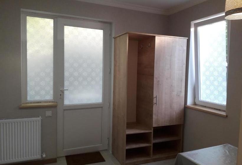 پانسیون Akaki's Guesthouse
