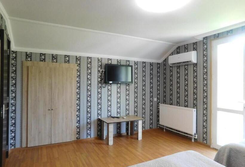 پانسیون Akaki's Guesthouse