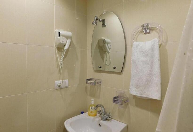 پانسیون Akaki's Guesthouse