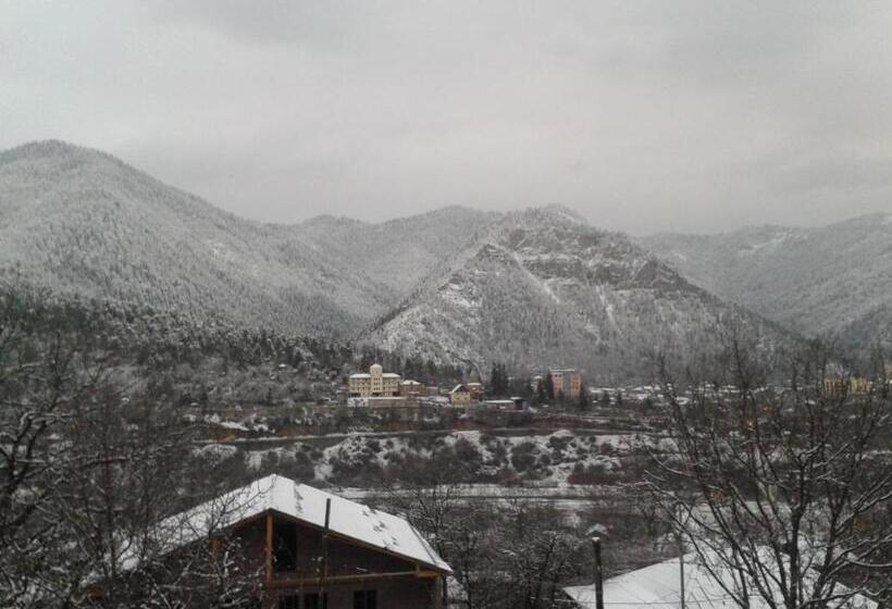 پانسیون Akaki's Guesthouse