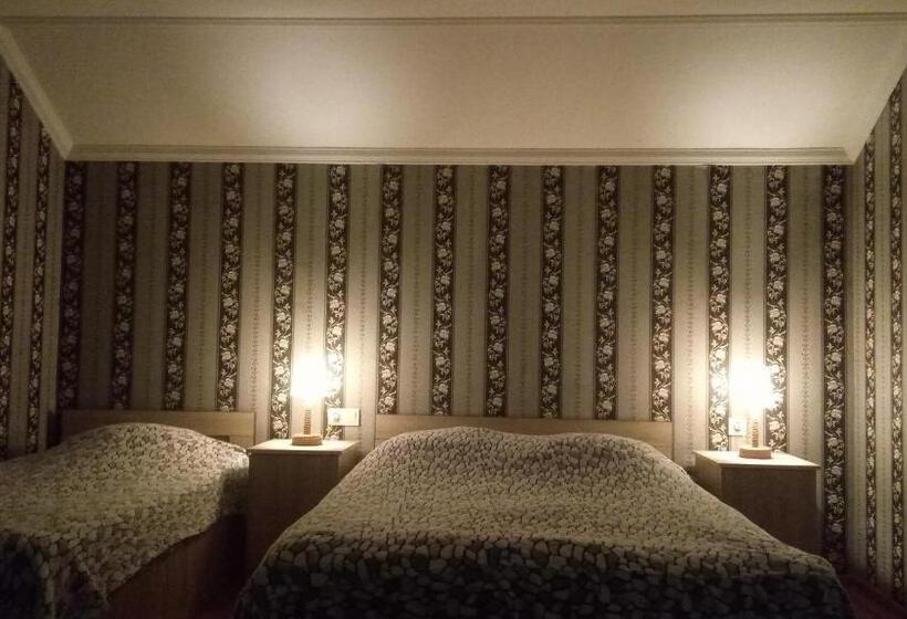 پانسیون Akaki's Guesthouse