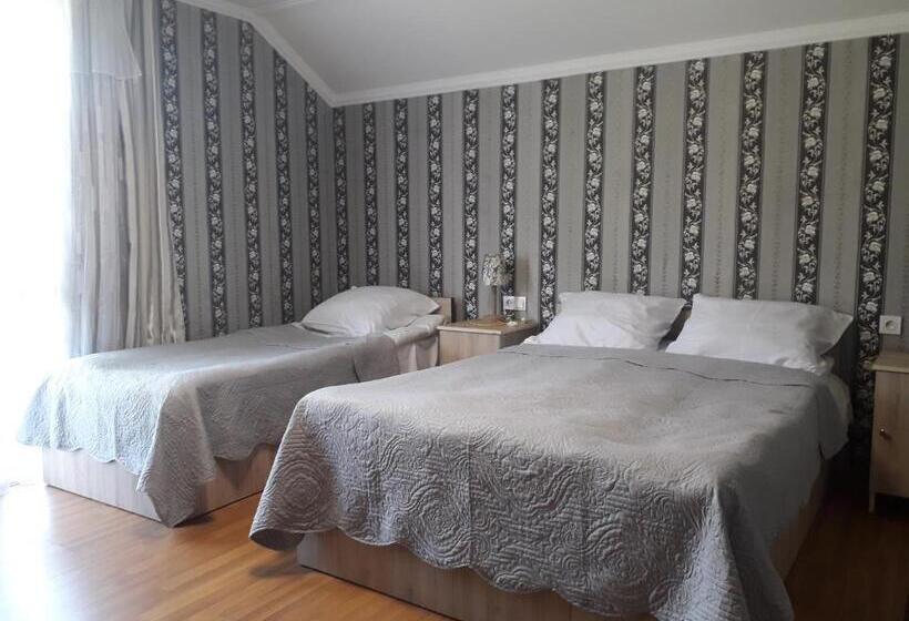 پانسیون Akaki's Guesthouse