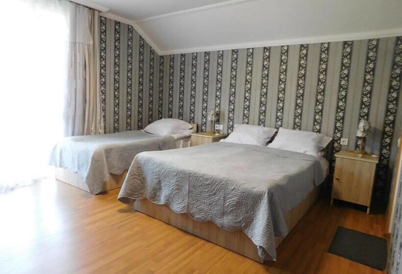 پانسیون Akaki's Guesthouse