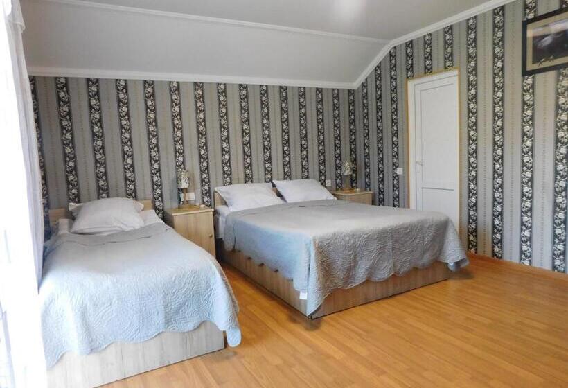 پانسیون Akaki's Guesthouse