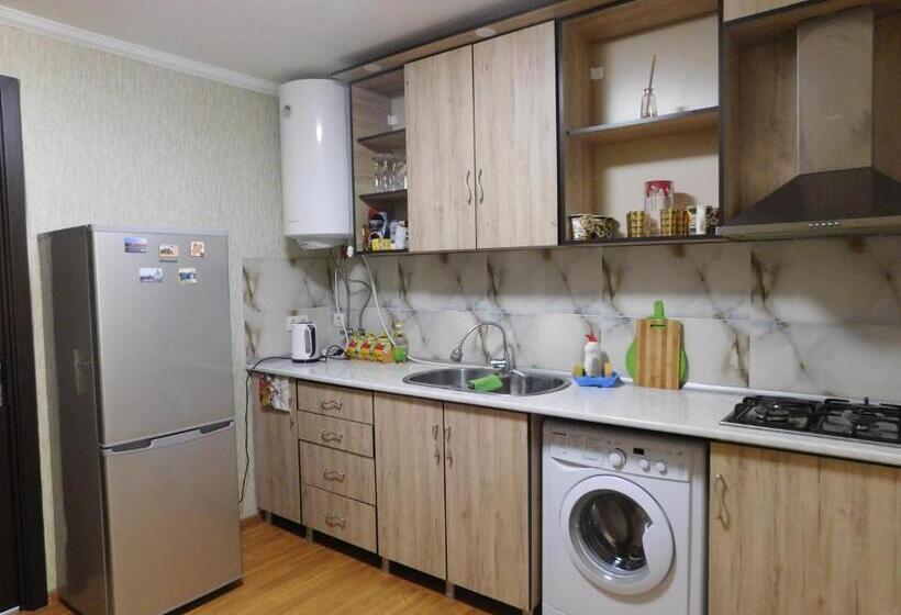 پانسیون Akaki's Guesthouse