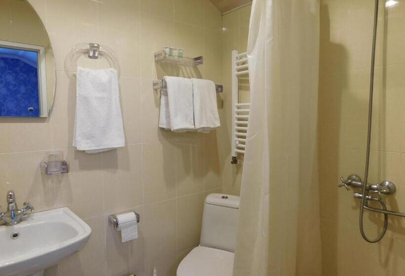 پانسیون Akaki's Guesthouse