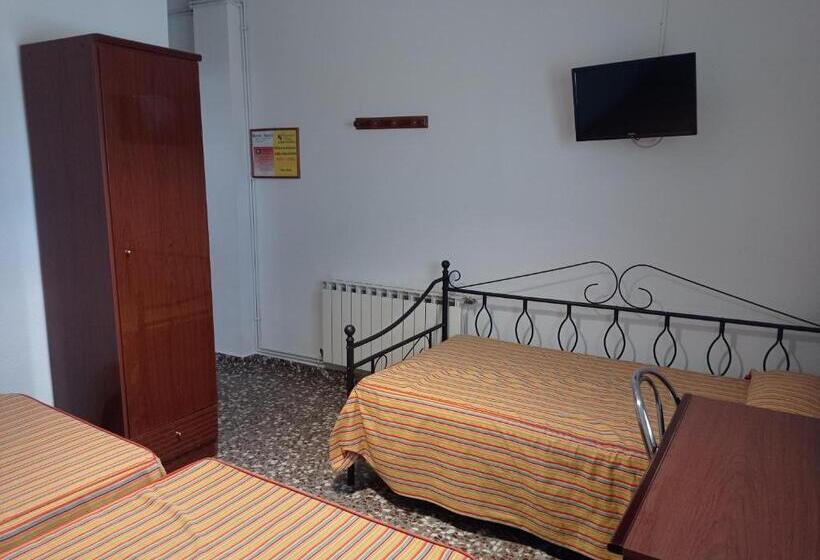 פנסיון Antolin Guest House