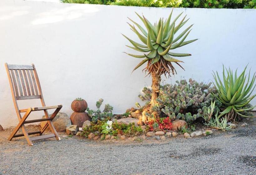 膳宿费 Die Tuishuise & Victoria Manor