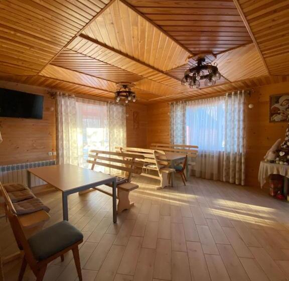 پانسیون Faina House