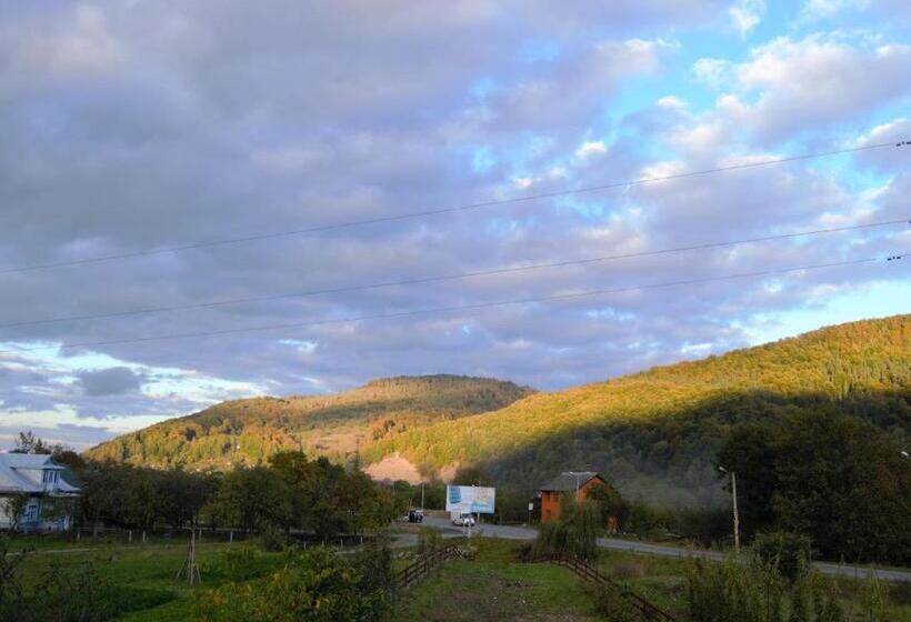 پانسیون Faina House