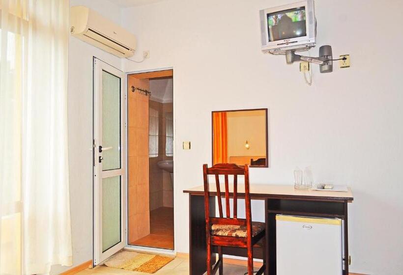 펜션 Family Hotel Daf