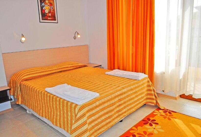 펜션 Family Hotel Daf