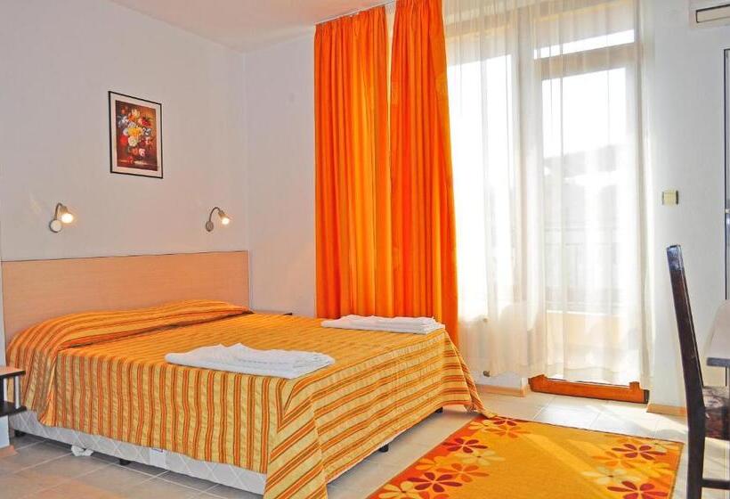 펜션 Family Hotel Daf