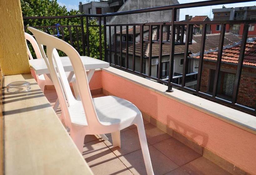 펜션 Family Hotel Daf