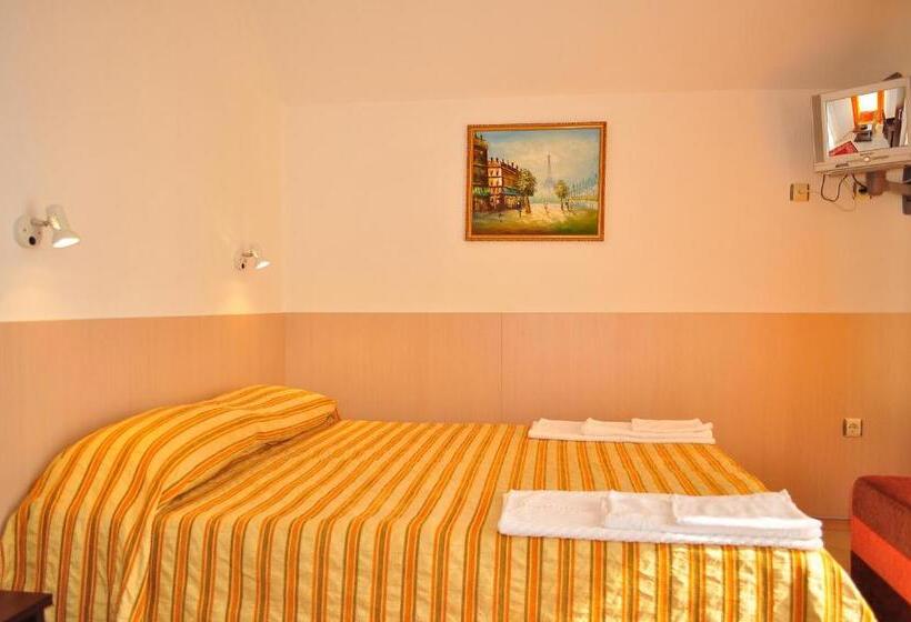 펜션 Family Hotel Daf