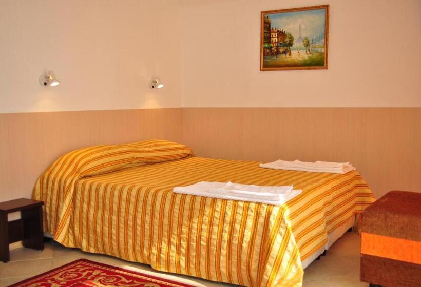 펜션 Family Hotel Daf