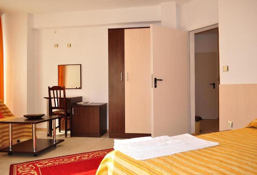 펜션 Family Hotel Daf