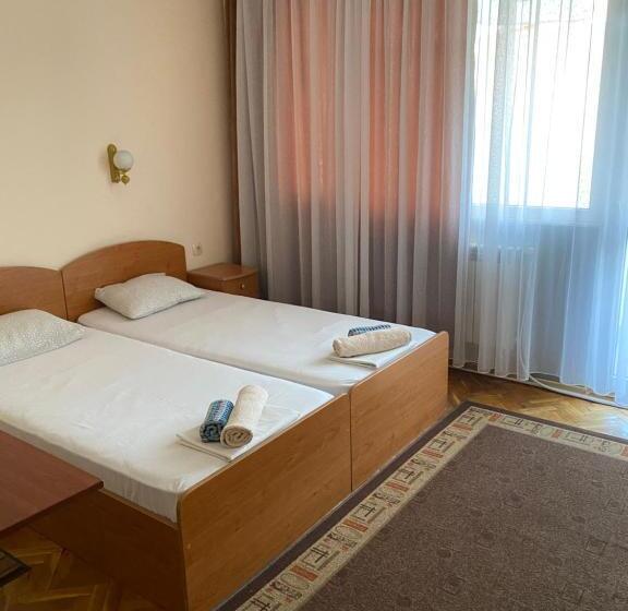 ペンション Family Hotel May