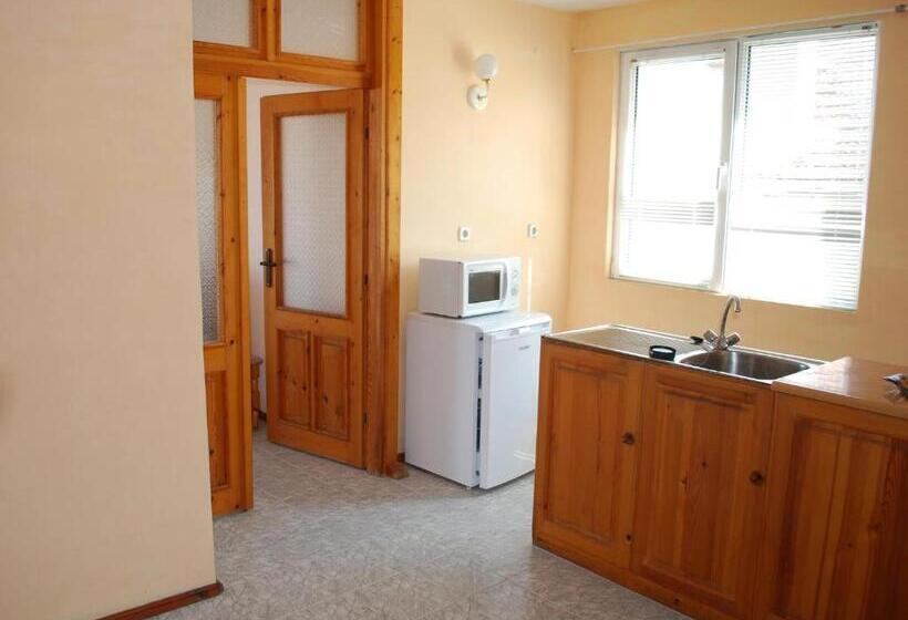 פנסיון Guest House Petrovi