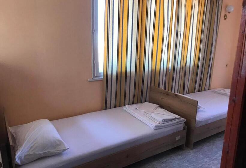 פנסיון Guest House Petrovi