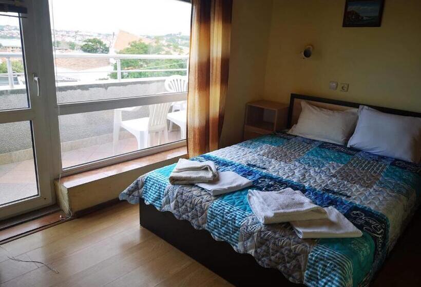 פנסיון Guest House Petrovi