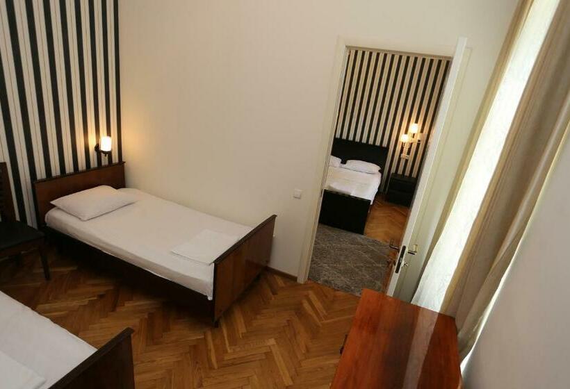 پانسیون Guest House Pirosmani 60