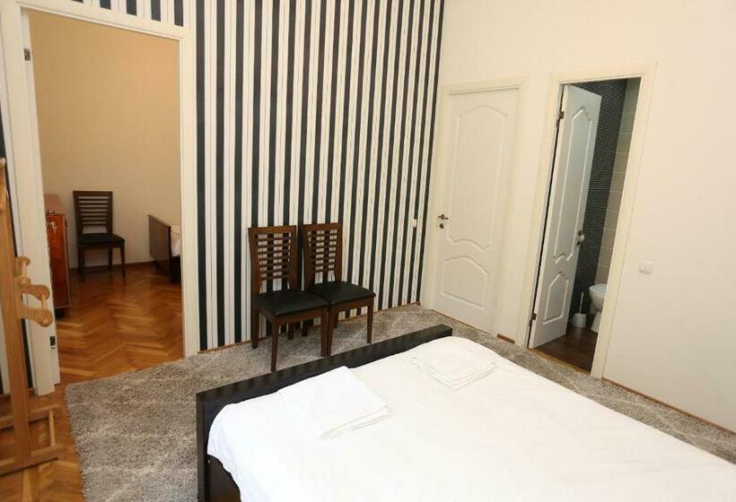 پانسیون Guest House Pirosmani 60