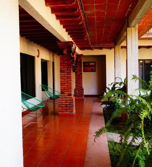 ペンション Hospedaje La Hoja